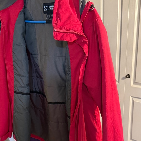 Red Ledge Women's Red Jacket - Picture 10 of 10